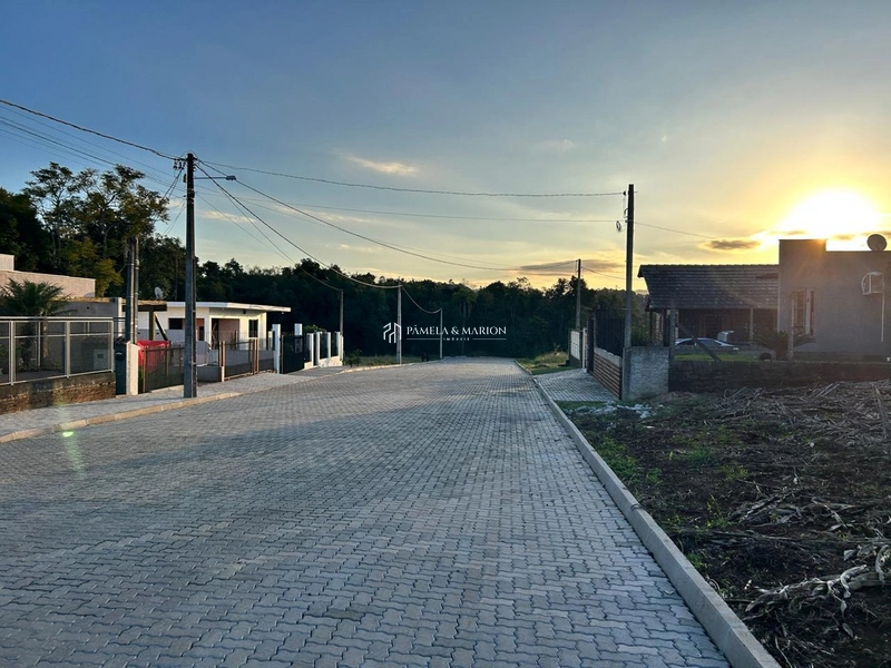 TERRENO: 3ª foto da galeria de imagens do imóvel