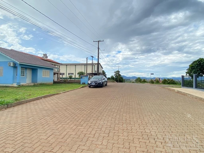 TERRENO: 2ª foto da galeria de imagens do imóvel
