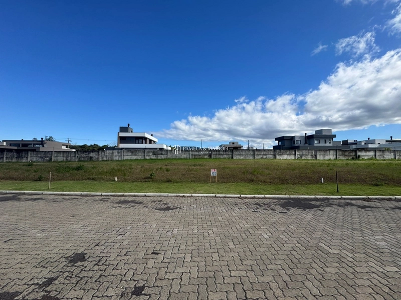 TERRENO: 1ª foto da galeria de imagens do imóvel