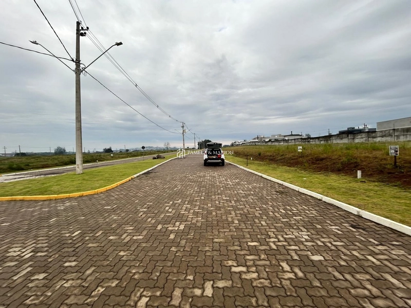 TERRENO: 3ª foto da galeria de imagens do imóvel