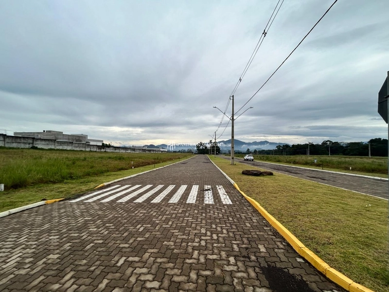 TERRENO: 2ª foto da galeria de imagens do imóvel