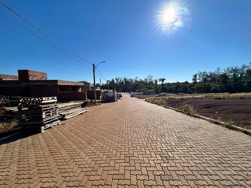 TERRENO: 2ª foto da galeria de imagens do imóvel