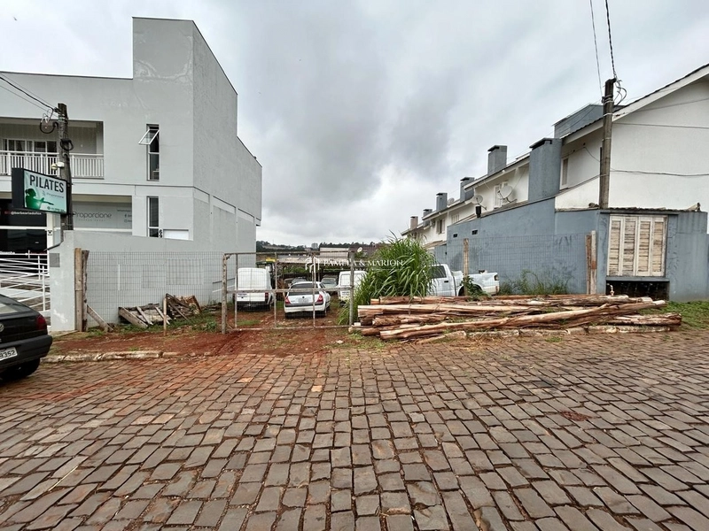TERRENO: 1ª foto da galeria de imagens do imóvel