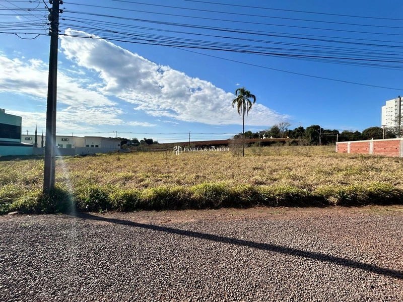 TERRENO COMERCIAL: 1ª foto da galeria de imagens do imóvel