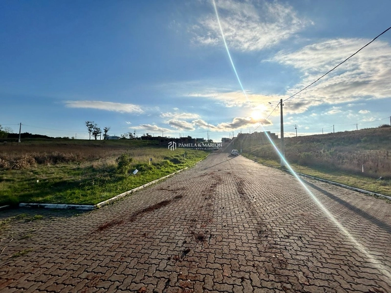 TERRENO: 2ª foto da galeria de imagens do imóvel