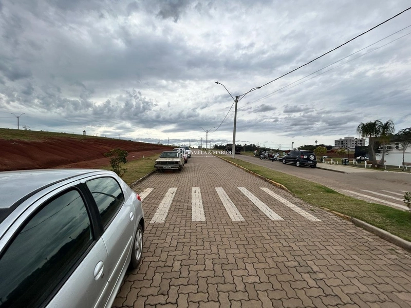 TERRENO: 2ª foto da galeria de imagens do imóvel
