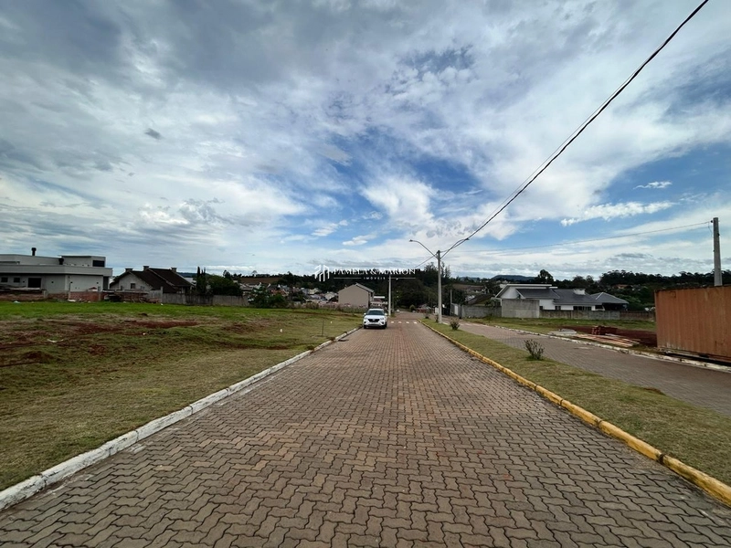 TERRENO: 2ª foto da galeria de imagens do imóvel