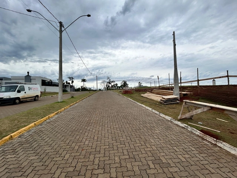 TERRENO: 3ª foto da galeria de imagens do imóvel