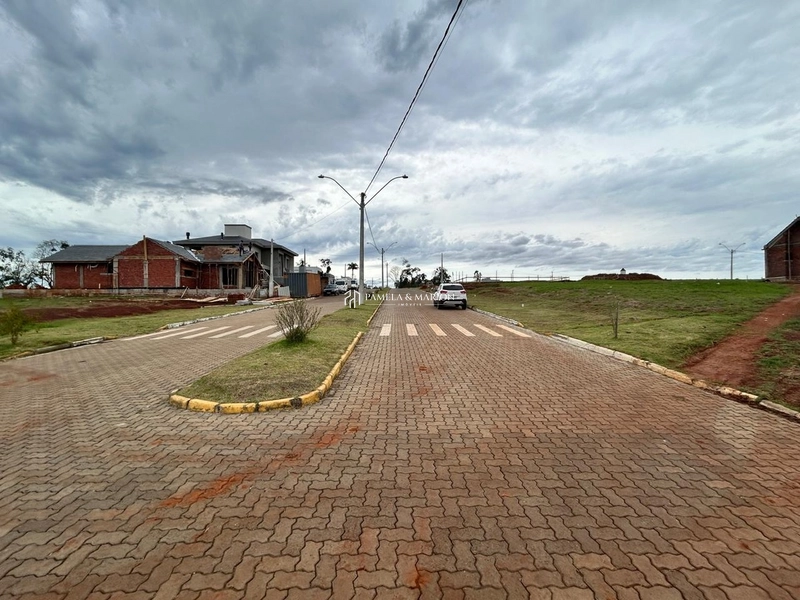 TERRENO: 3ª foto da galeria de imagens do imóvel