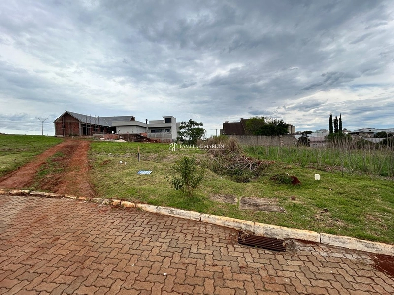 TERRENO: 1ª foto da galeria de imagens do imóvel