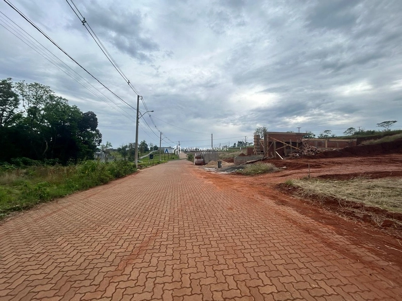 TERRENO: 2ª foto da galeria de imagens do imóvel
