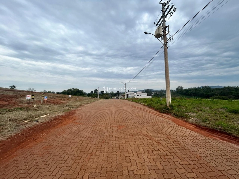 TERRENO: 3ª foto da galeria de imagens do imóvel