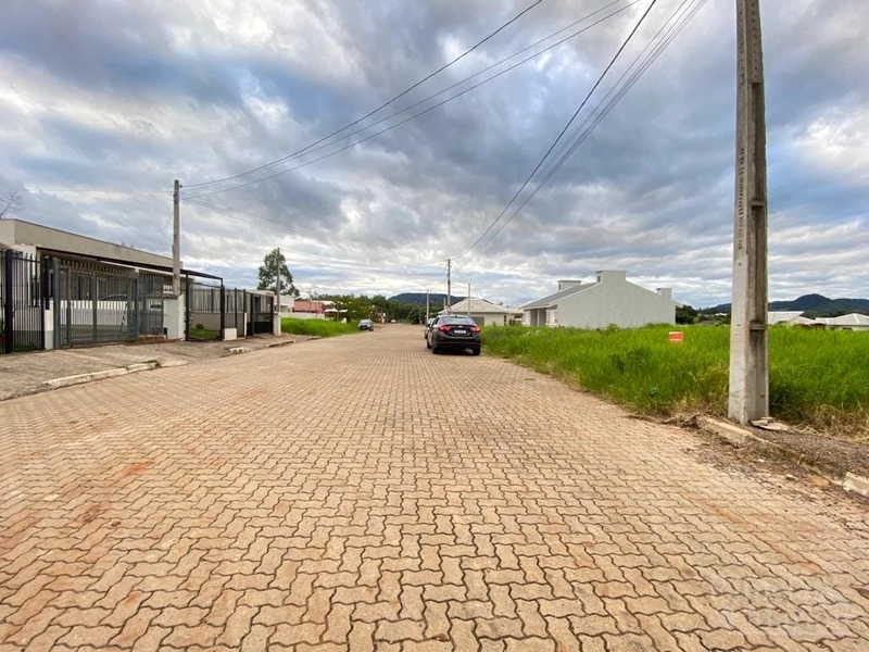 TERRENO: 3ª foto da galeria de imagens do imóvel