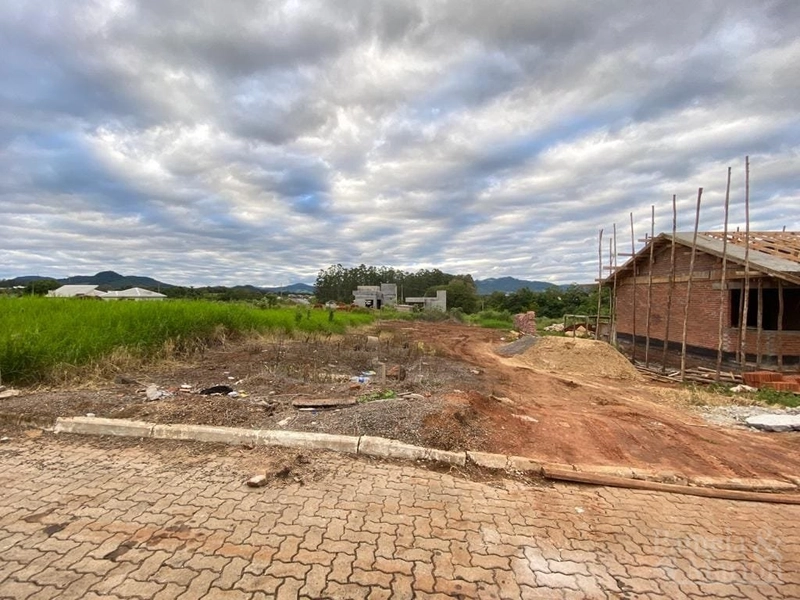 TERRENO: 1ª foto da galeria de imagens do imóvel
