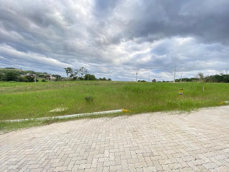 TERRENO: 1ª foto da galeria de imagens do imóvel