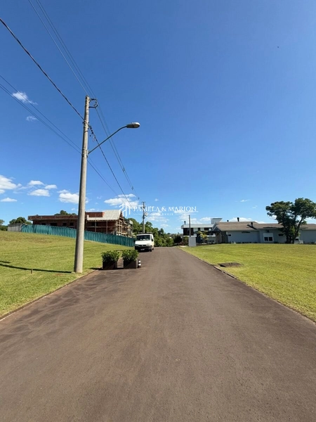 TERRENO: 2ª foto da galeria de imagens do imóvel