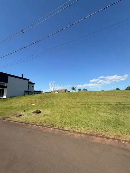 TERRENO: 1ª foto da galeria de imagens do imóvel