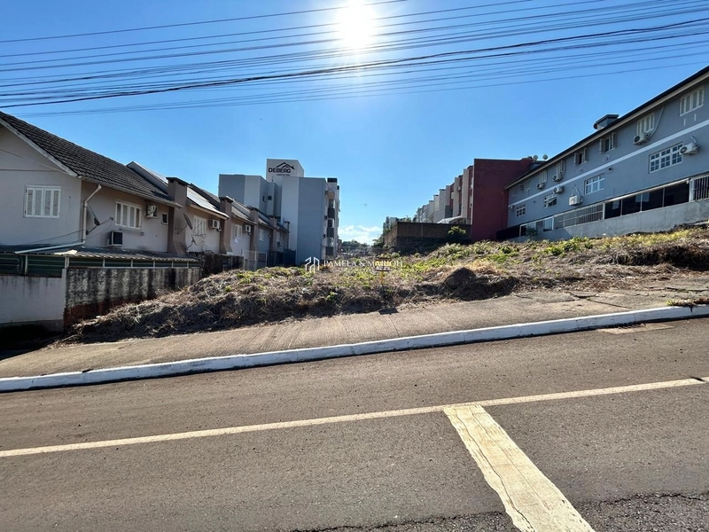 TERRENO COMERCIAL: 1ª foto da galeria de imagens do imóvel
