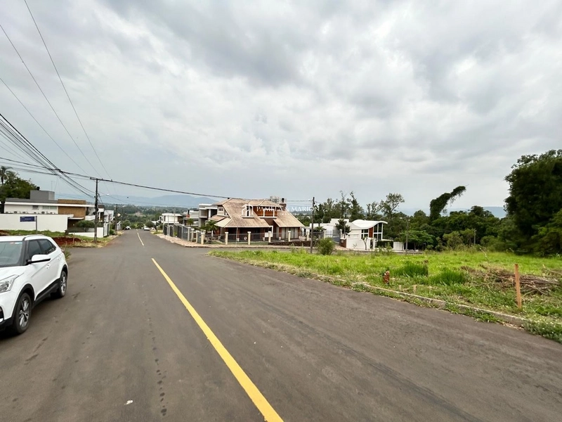 TERRENO: 3ª foto da galeria de imagens do imóvel