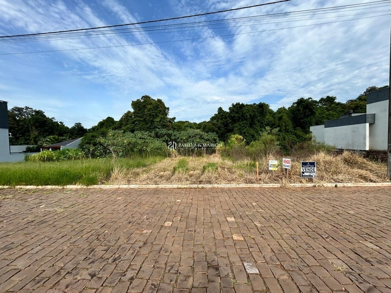 TERRENO: 1ª foto da galeria de imagens do imóvel