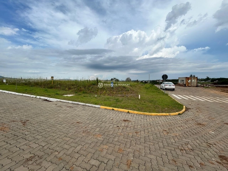 TERENO DE ESQUINA: 1ª foto da galeria de imagens do imóvel