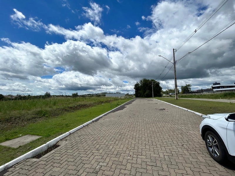 TERRENO: 3ª foto da galeria de imagens do imóvel