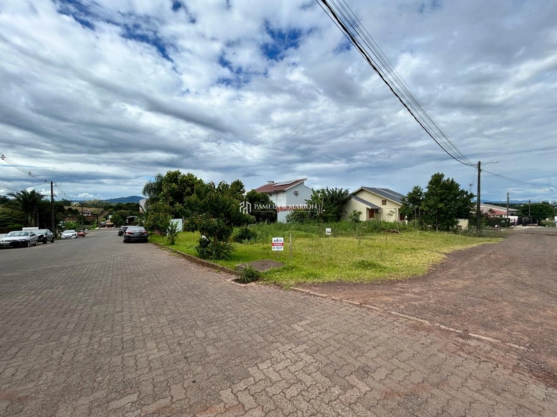 TERRENO DE ESQUINA: 1ª foto da galeria de imagens do imóvel