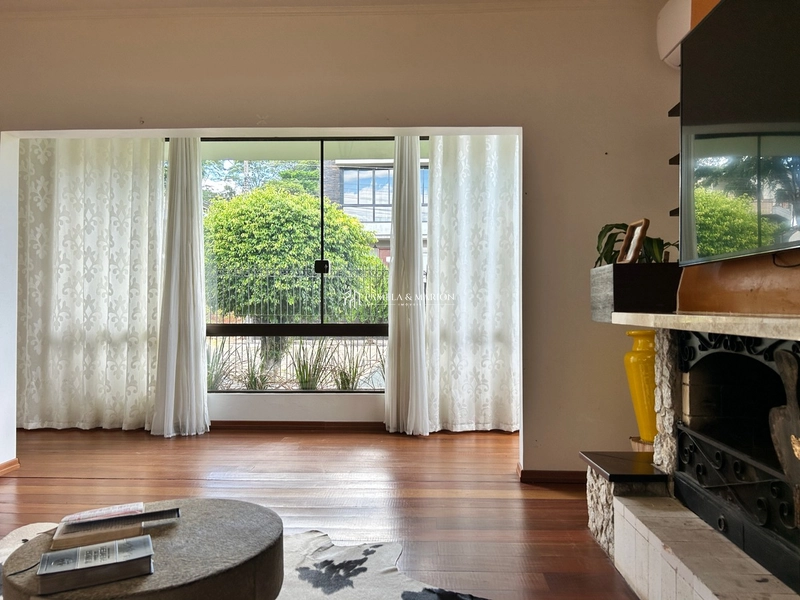 5 DORMITÓRIOS: 1ª foto da galeria de imagens do imóvel