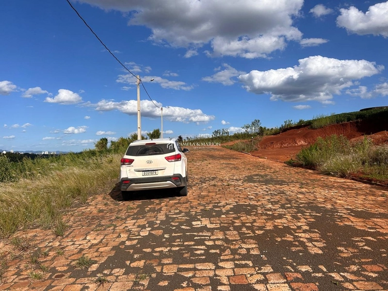 TERRENO: 2ª foto da galeria de imagens do imóvel