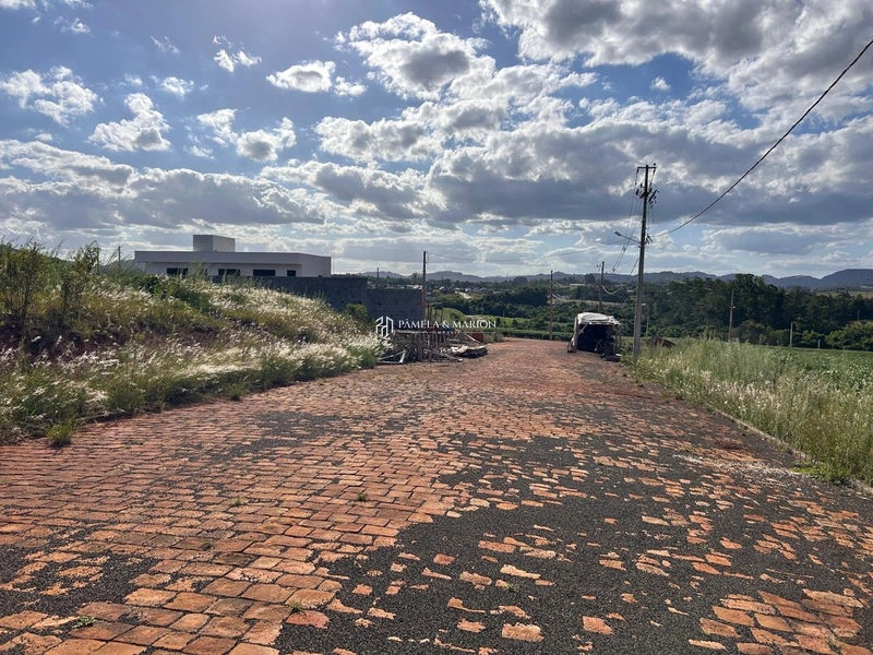 TERRENO: 3ª foto da galeria de imagens do imóvel