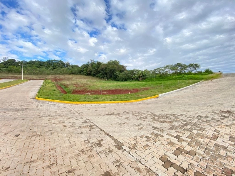 TERRENO: 1ª foto da galeria de imagens do imóvel
