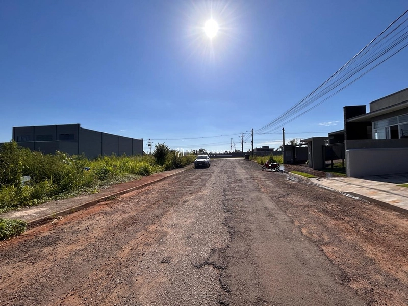 TERRENO: 2ª foto da galeria de imagens do imóvel