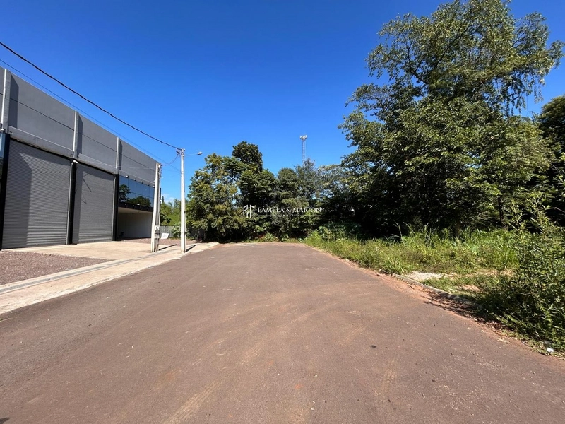 TERRENO COMERCIAL: 2ª foto da galeria de imagens do imóvel