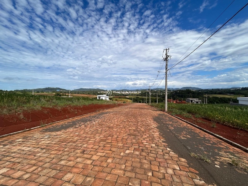 TERRENO: 2ª foto da galeria de imagens do imóvel