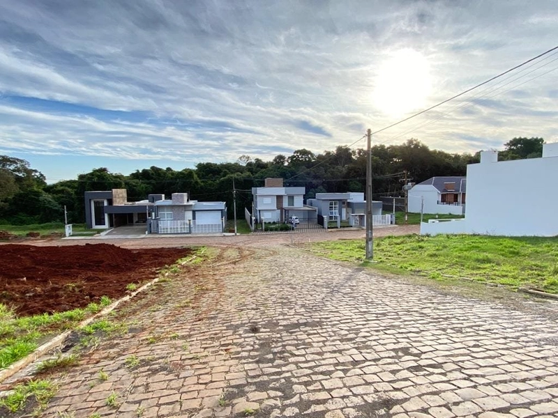 TERRENO: 2ª foto da galeria de imagens do imóvel