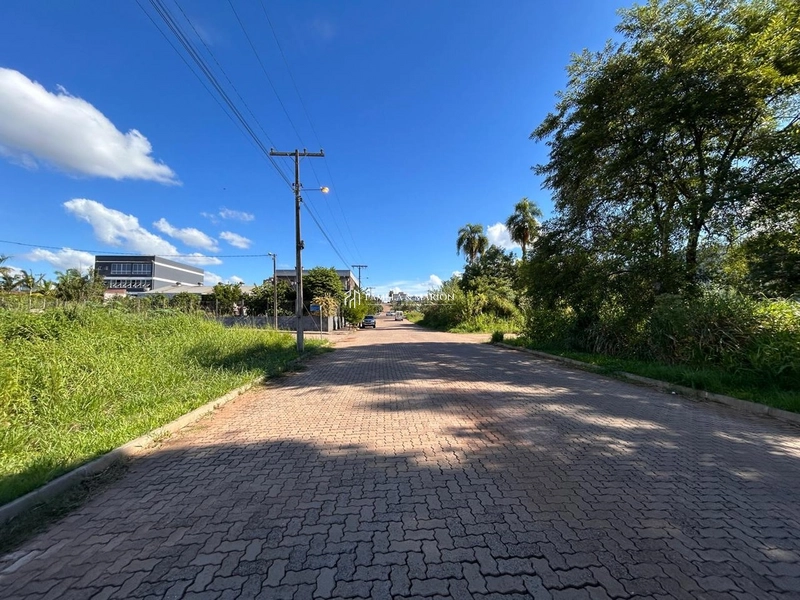 TERRENO COMERCIAL: 3ª foto da galeria de imagens do imóvel