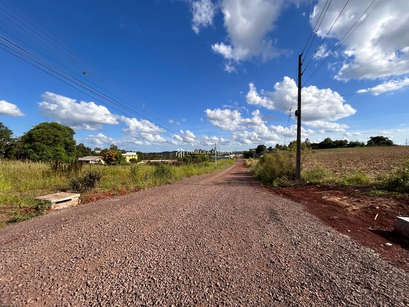 TERRENO COMERCIAL: 2ª foto da galeria de imagens do imóvel