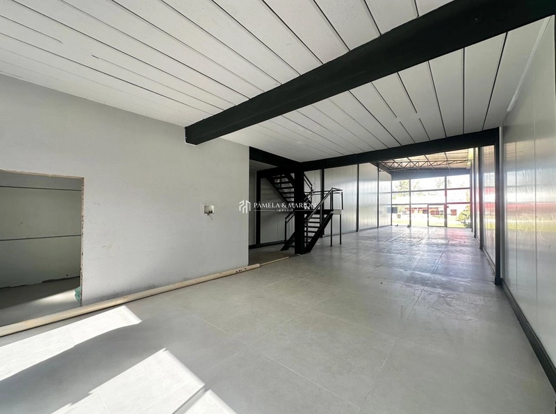 LOJA COMERCIAL: 3ª foto da galeria de imagens do imóvel