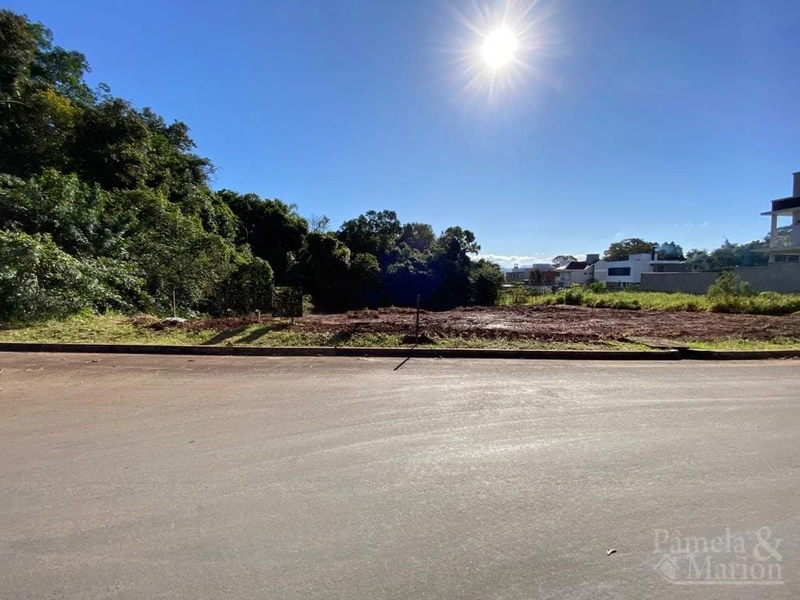 TERRENO: 1ª foto da galeria de imagens do imóvel