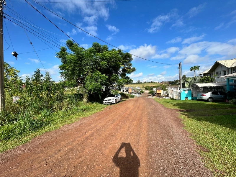 TERRENO: 3ª foto da galeria de imagens do imóvel