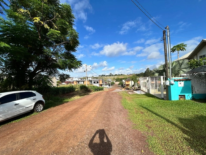 TERRENO: 2ª foto da galeria de imagens do imóvel