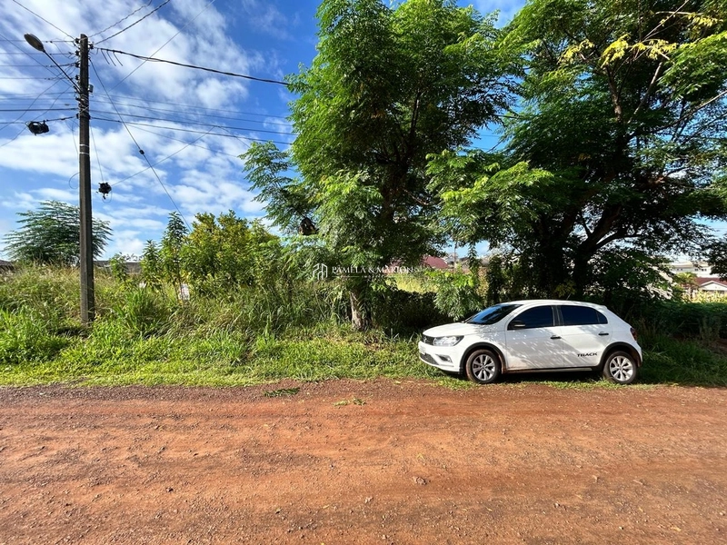 TERRENO: 1ª foto da galeria de imagens do imóvel
