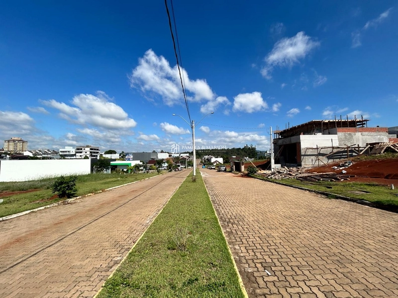 TERRENO COMERCIAL: 3ª foto da galeria de imagens do imóvel