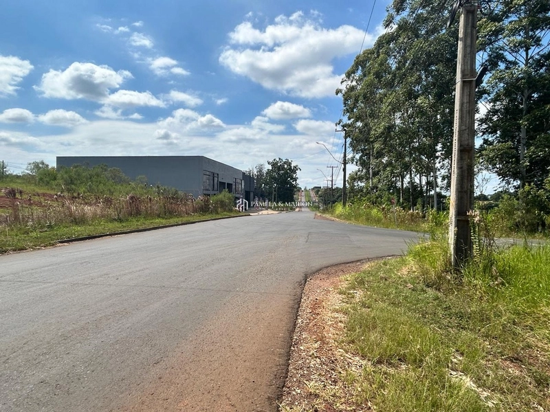 TERRENO COMERCIAL: 2ª foto da galeria de imagens do imóvel