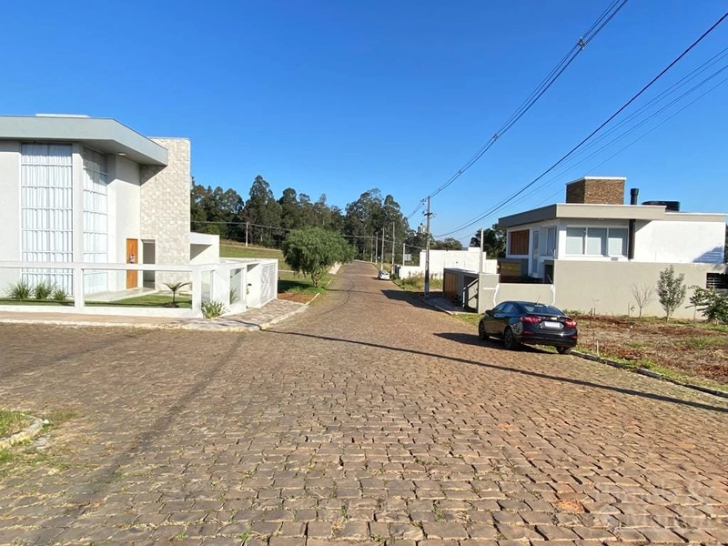 TERRENO: 2ª foto da galeria de imagens do imóvel