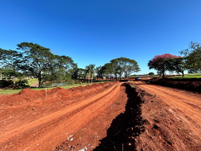 TERRENO: 15ª foto da galeria de imagens do imóvel