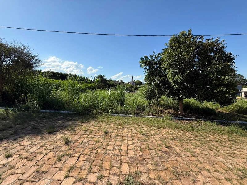 TERRENO: 1ª foto da galeria de imagens do imóvel