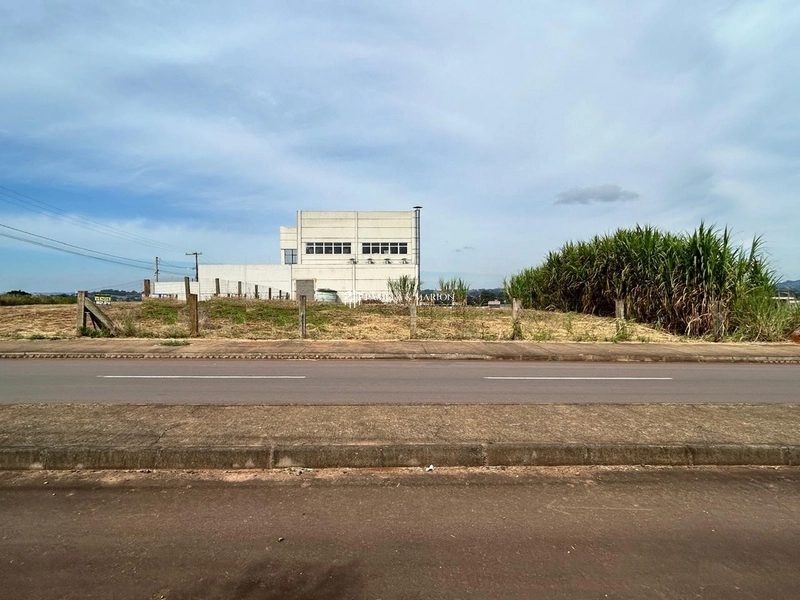 TERRENO COMERCIAL: 1ª foto da galeria de imagens do imóvel