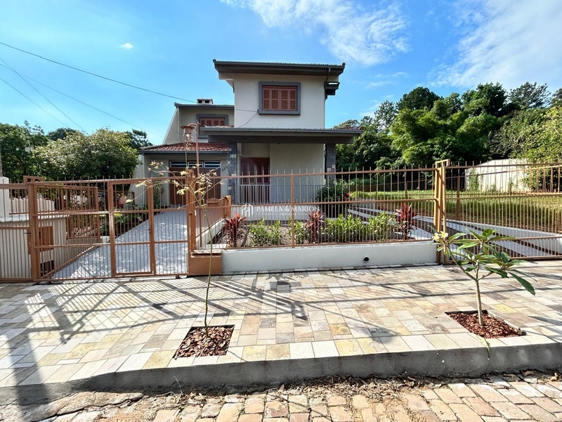 CASA 4 DORMITÓRIOS: 1ª foto da galeria de imagens do imóvel