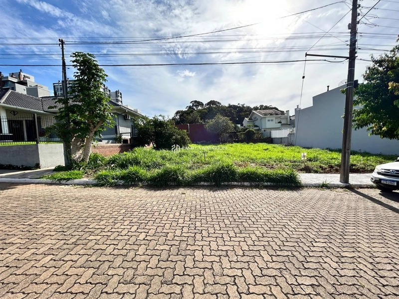 TERRENO: 1ª foto da galeria de imagens do imóvel